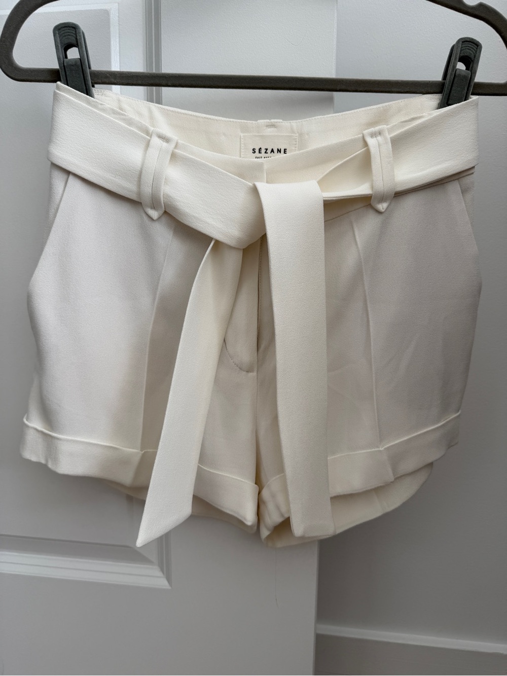 Sézane Giovanni Shorts - size 34, Ecru
